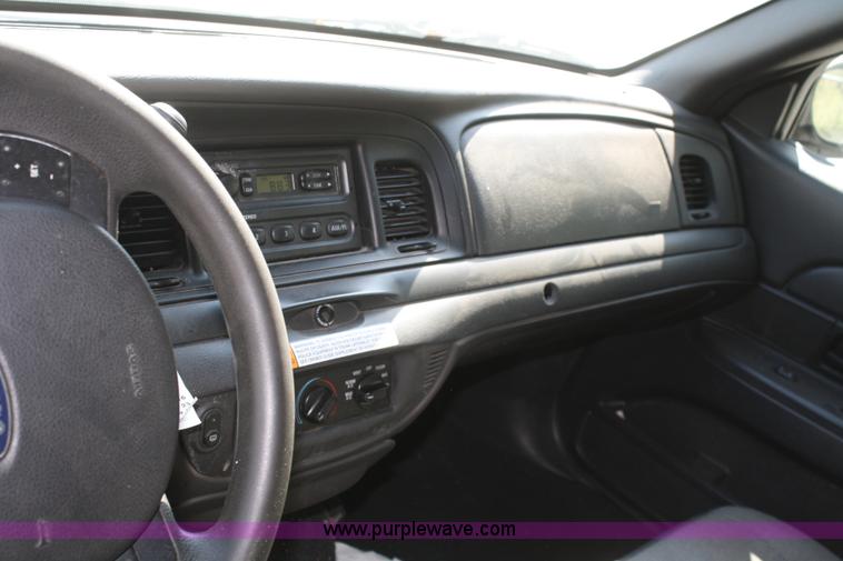 image for item D4859 2006 Ford Crown Victoria Police Interceptor