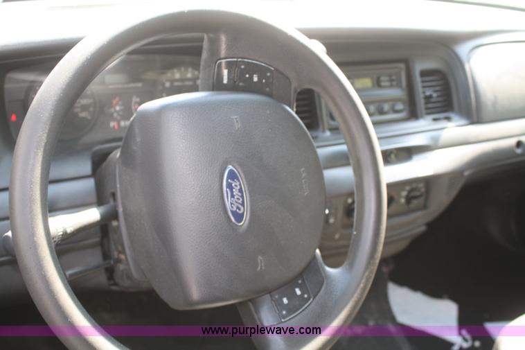 image for item D4859 2006 Ford Crown Victoria Police Interceptor