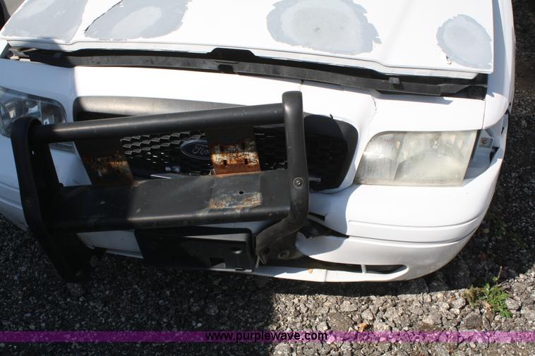 image for item D4859 2006 Ford Crown Victoria Police Interceptor
