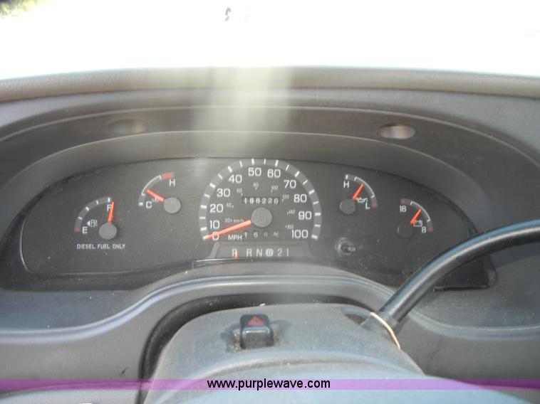 image for item D4862 2003 Ford Econoline E350 Super Duty bus