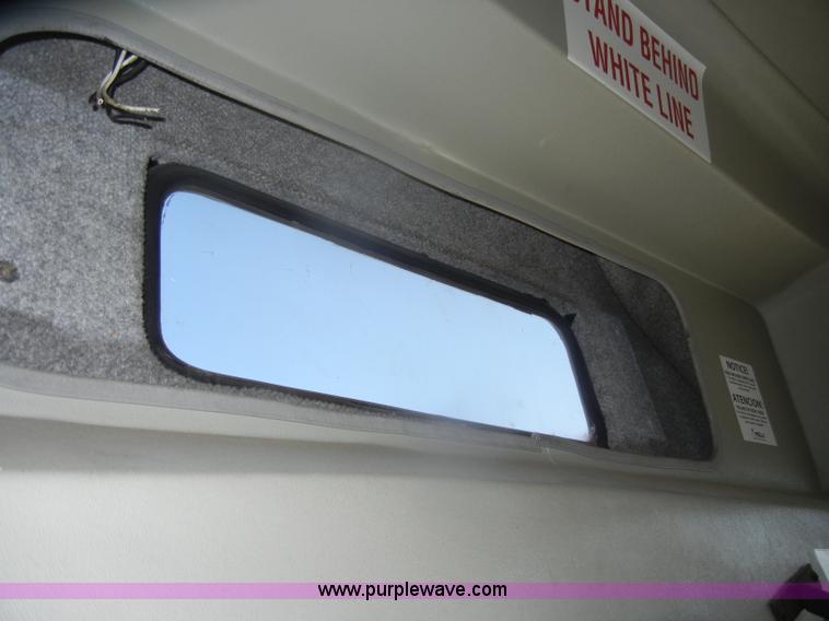 image for item D4862 2003 Ford Econoline E350 Super Duty bus