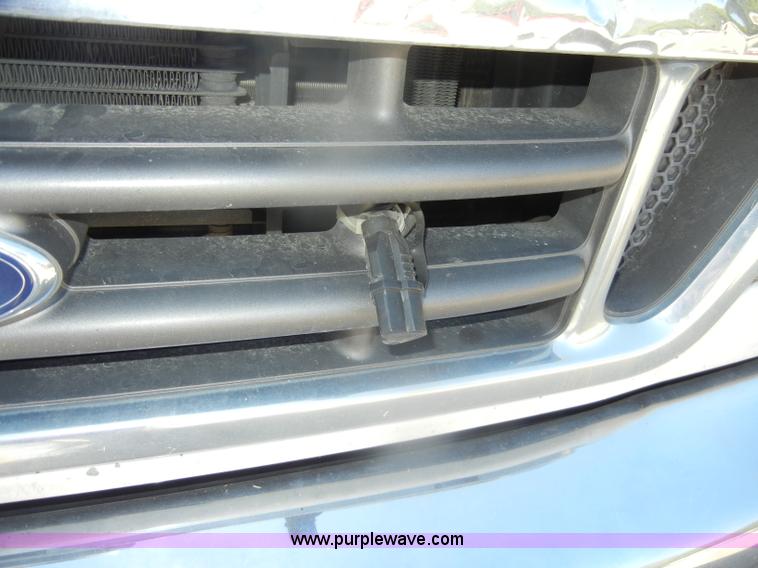 image for item D4862 2003 Ford Econoline E350 Super Duty bus