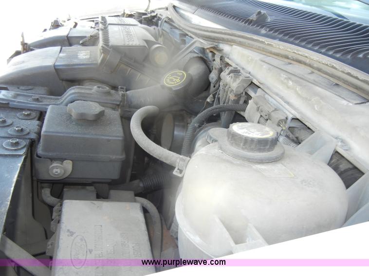 image for item D4862 2003 Ford Econoline E350 Super Duty bus