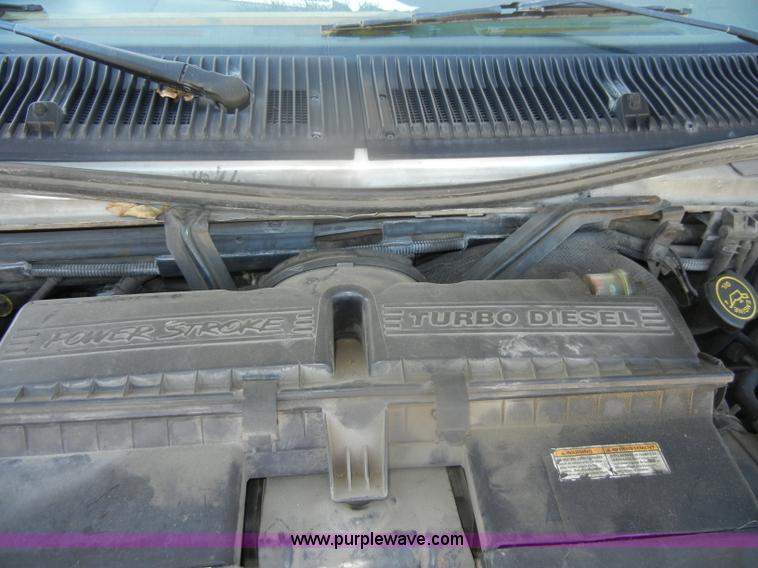 image for item D4862 2003 Ford Econoline E350 Super Duty bus