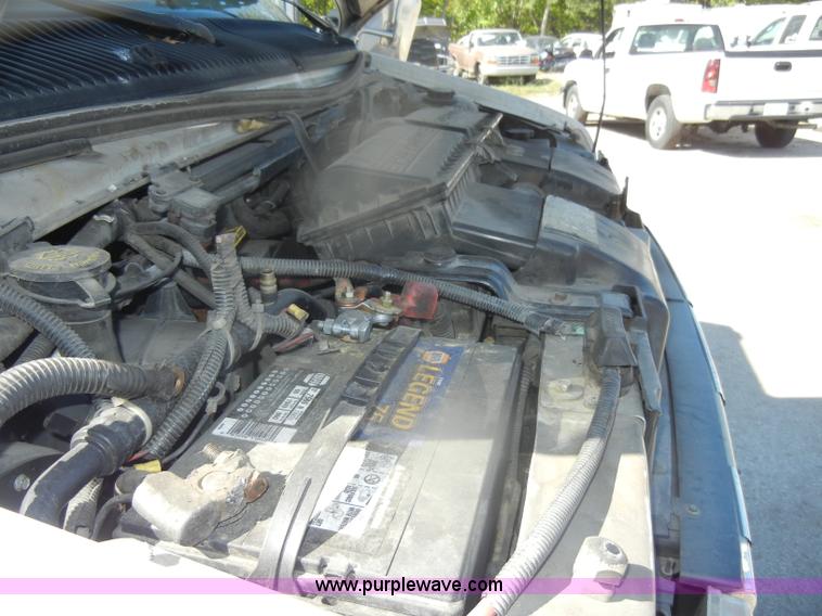 image for item D4862 2003 Ford Econoline E350 Super Duty bus