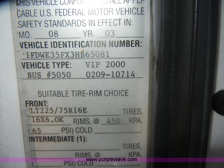 image for item D4862 2003 Ford Econoline E350 Super Duty bus