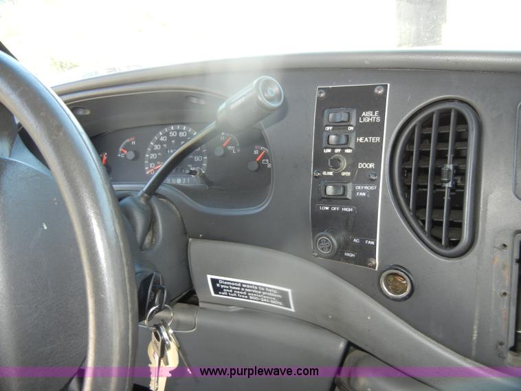 image for item D4863 2003 Ford Econoline E350 Super Duty bus