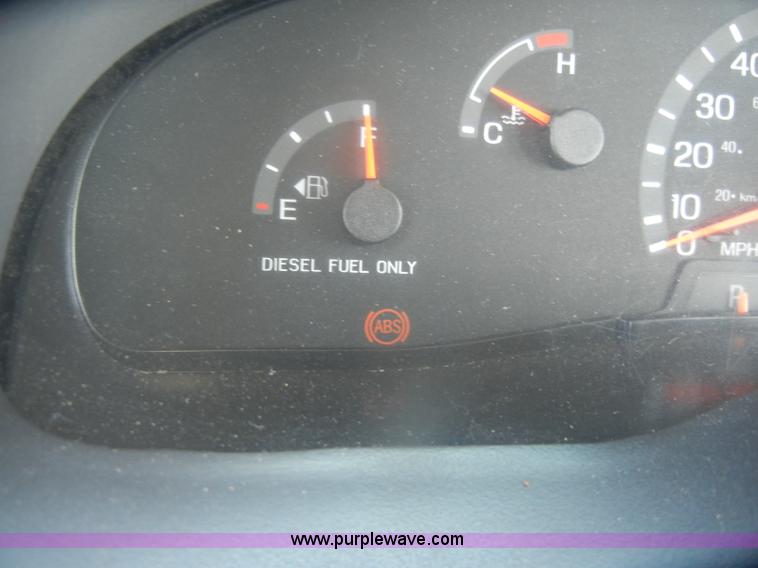 image for item D4863 2003 Ford Econoline E350 Super Duty bus