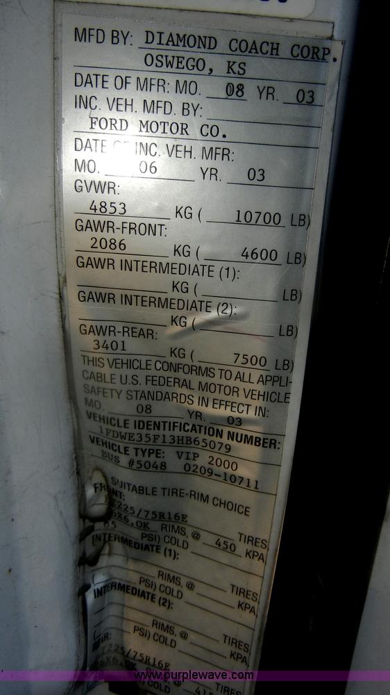 image for item D4863 2003 Ford Econoline E350 Super Duty bus