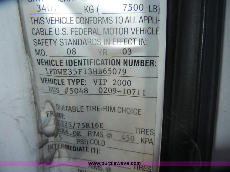 image for item D4863 2003 Ford Econoline E350 Super Duty bus
