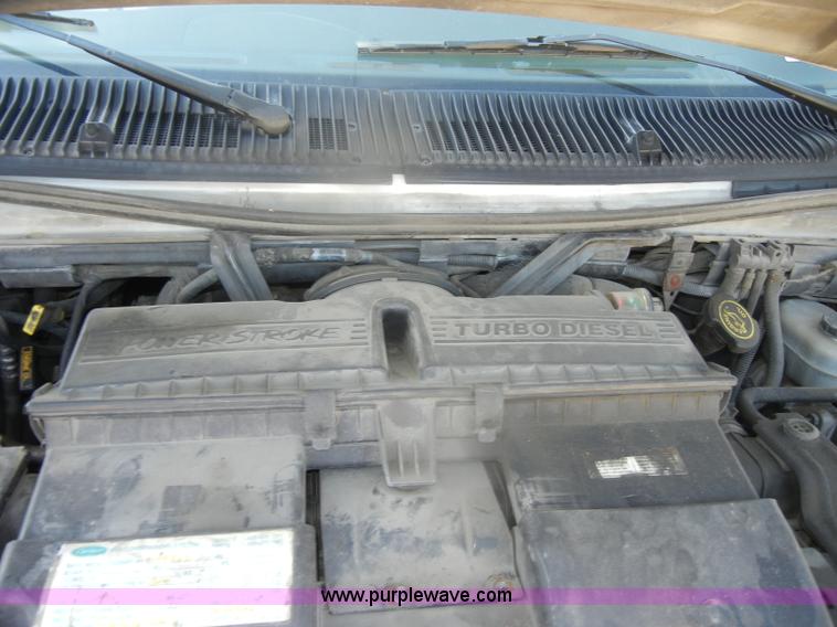 image for item D4863 2003 Ford Econoline E350 Super Duty bus