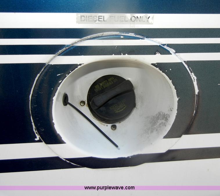 image for item D4863 2003 Ford Econoline E350 Super Duty bus