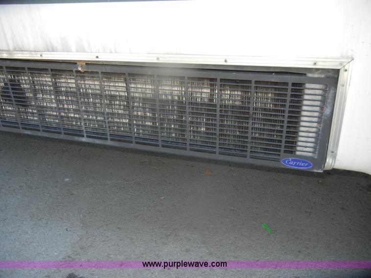 image for item D4863 2003 Ford Econoline E350 Super Duty bus