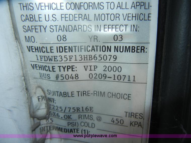 image for item D4863 2003 Ford Econoline E350 Super Duty bus