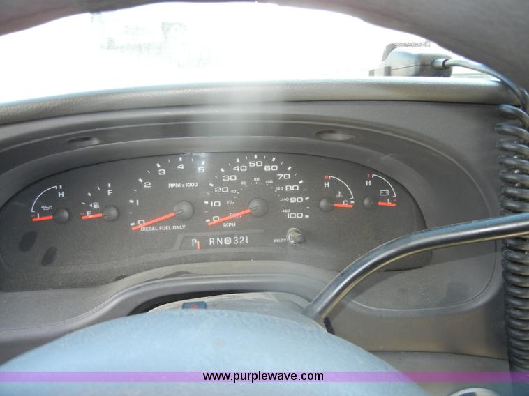 image for item D4864 2006 Ford Econoline E450 Super Duty bus
