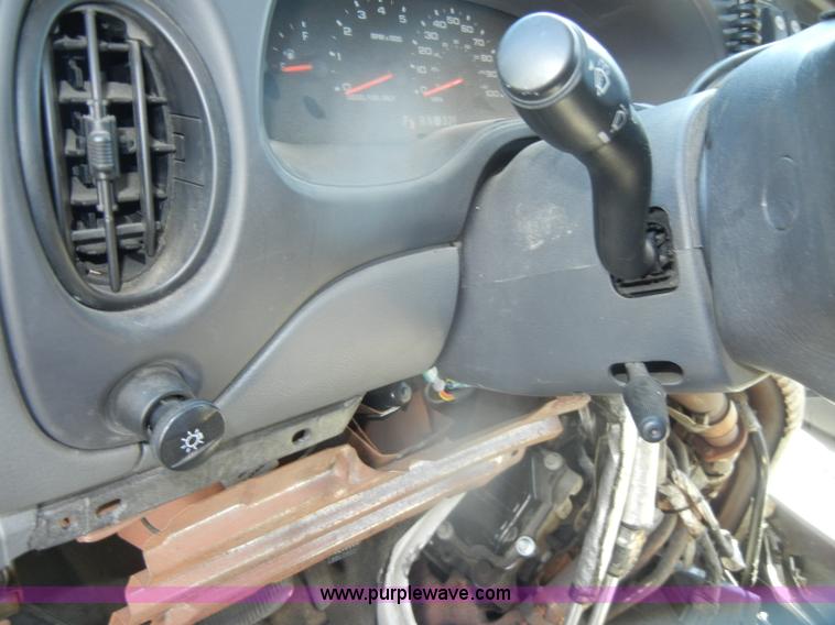image for item D4864 2006 Ford Econoline E450 Super Duty bus