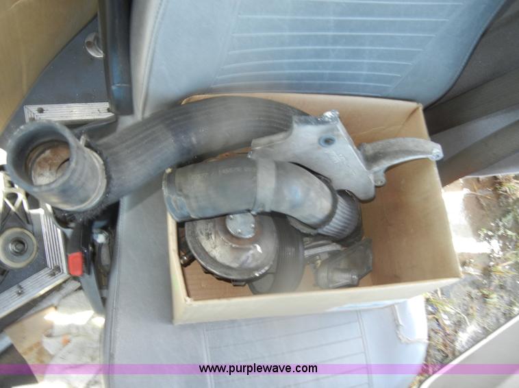 image for item D4864 2006 Ford Econoline E450 Super Duty bus