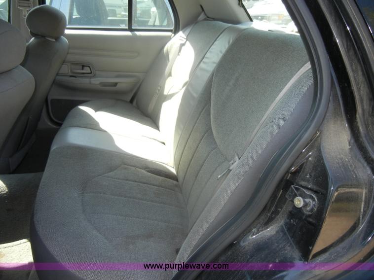 image for item D4867 2002 Ford Crown Victoria Police Interceptor