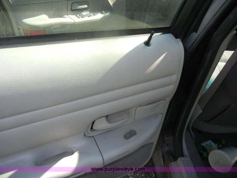 image for item D4867 2002 Ford Crown Victoria Police Interceptor