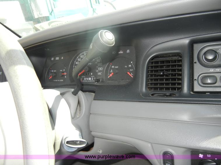 image for item D4867 2002 Ford Crown Victoria Police Interceptor