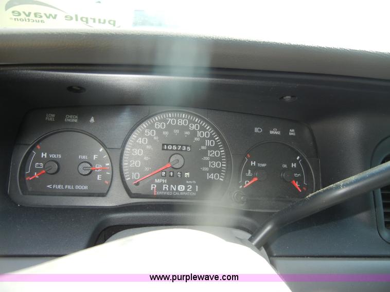 image for item D4867 2002 Ford Crown Victoria Police Interceptor