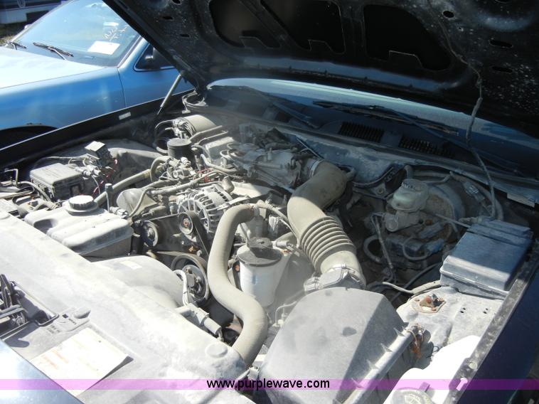 image for item D4867 2002 Ford Crown Victoria Police Interceptor