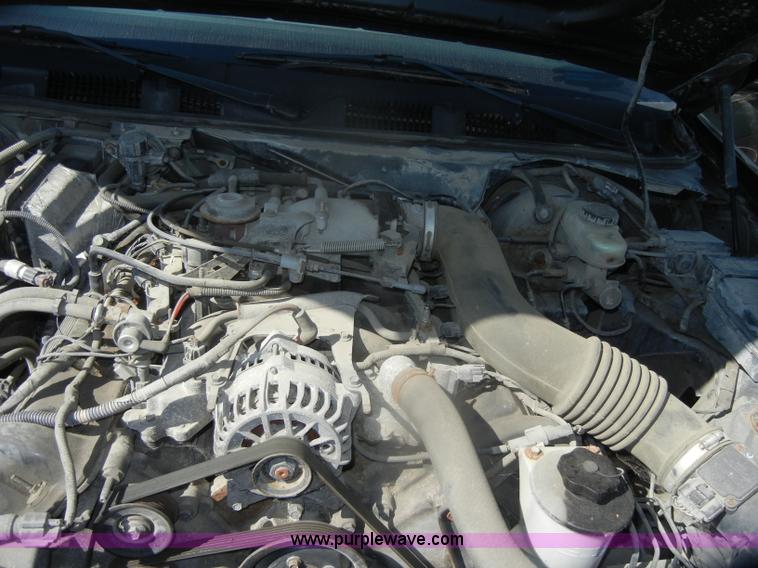 image for item D4867 2002 Ford Crown Victoria Police Interceptor