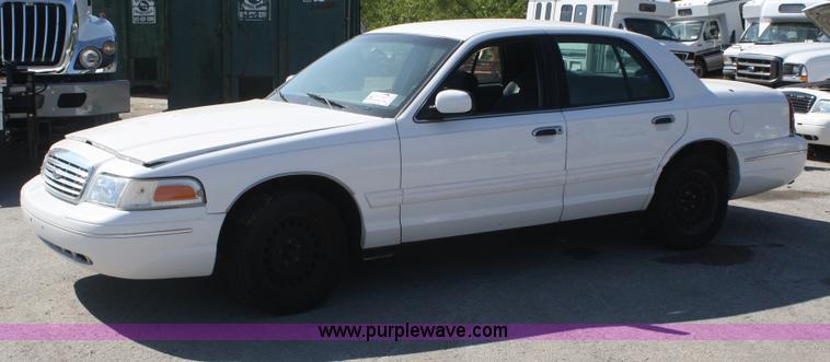 image for item D4869 2002 Ford Crown Victoria Police Interceptor