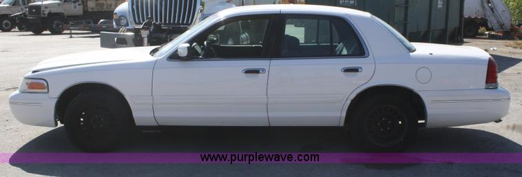image for item D4869 2002 Ford Crown Victoria Police Interceptor