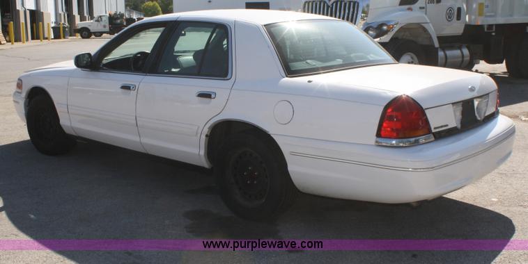 image for item D4869 2002 Ford Crown Victoria Police Interceptor