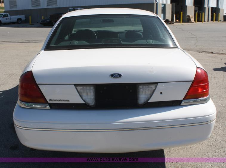 image for item D4869 2002 Ford Crown Victoria Police Interceptor