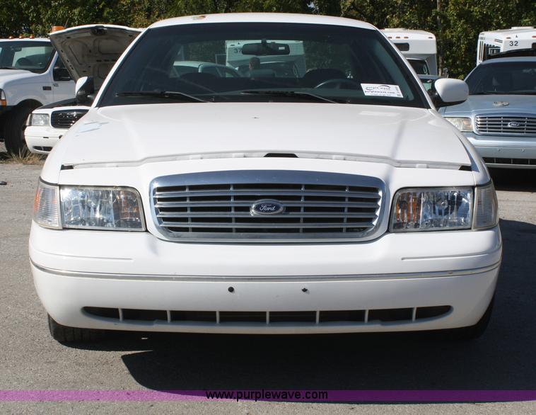 image for item D4869 2002 Ford Crown Victoria Police Interceptor