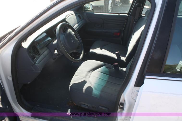 image for item D4869 2002 Ford Crown Victoria Police Interceptor