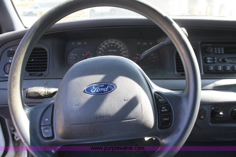 image for item D4869 2002 Ford Crown Victoria Police Interceptor