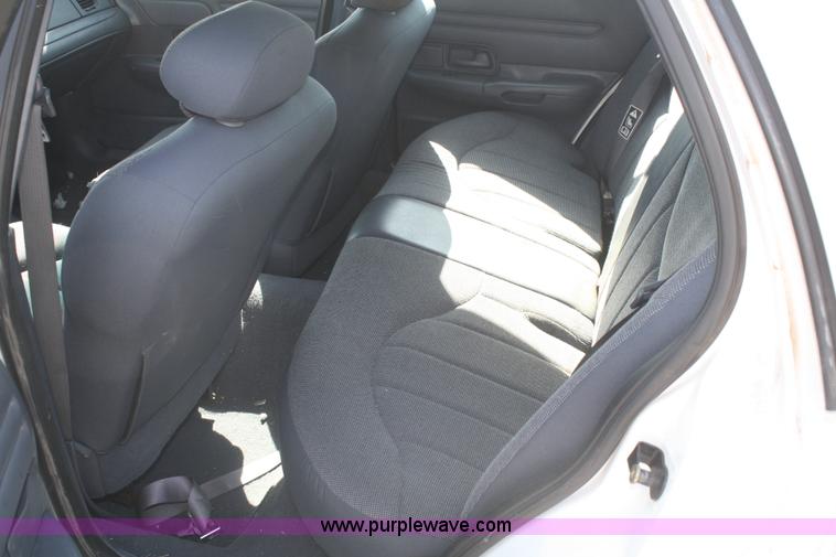 image for item D4869 2002 Ford Crown Victoria Police Interceptor