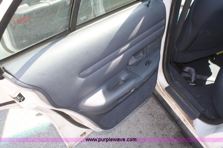 image for item D4869 2002 Ford Crown Victoria Police Interceptor