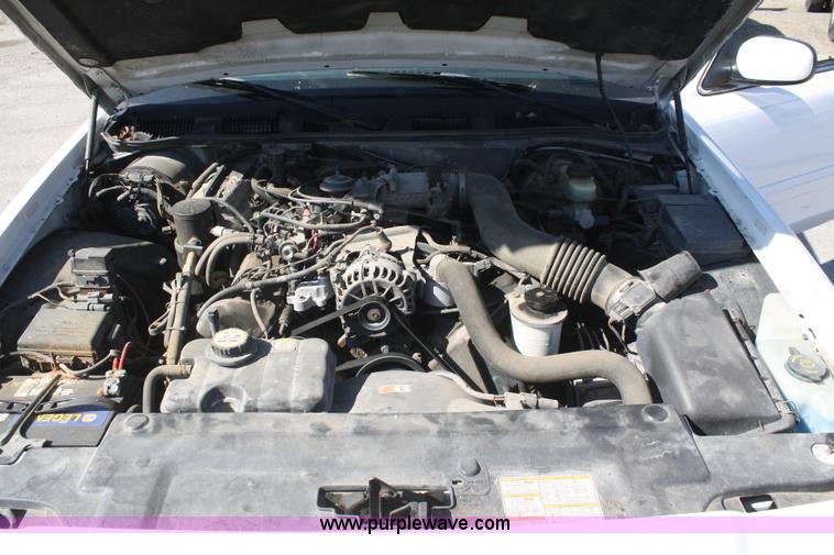 image for item D4869 2002 Ford Crown Victoria Police Interceptor