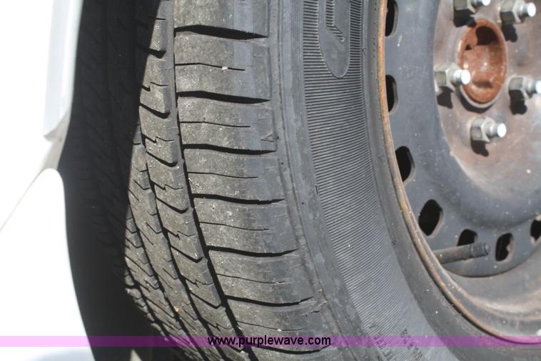 image for item D4869 2002 Ford Crown Victoria Police Interceptor