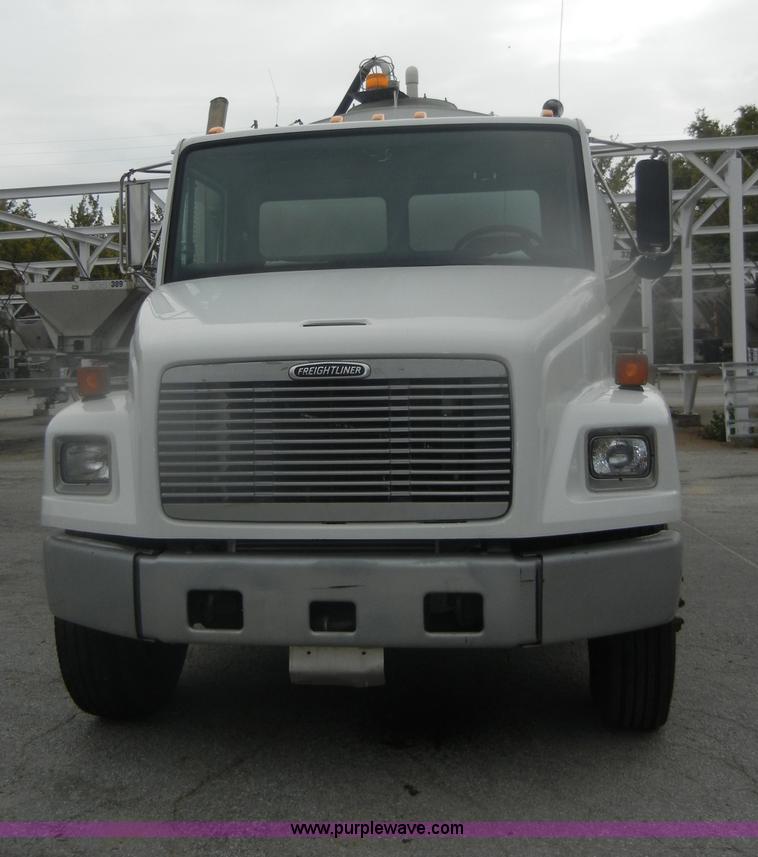 image for item D4935 2001 Freightliner FL70 Rodder Jet truck