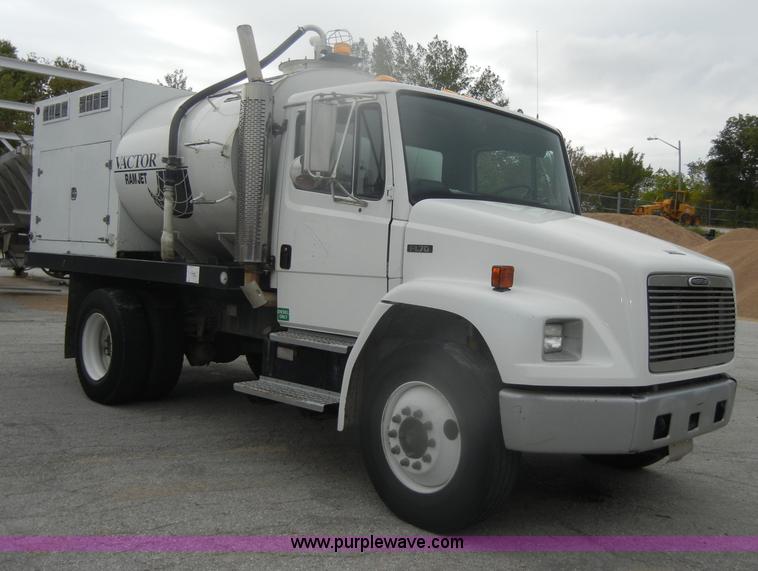 image for item D4935 2001 Freightliner FL70 Rodder Jet truck