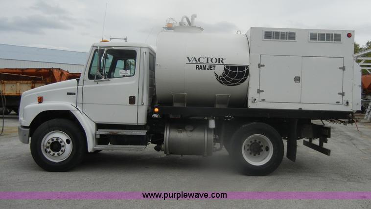 image for item D4935 2001 Freightliner FL70 Rodder Jet truck