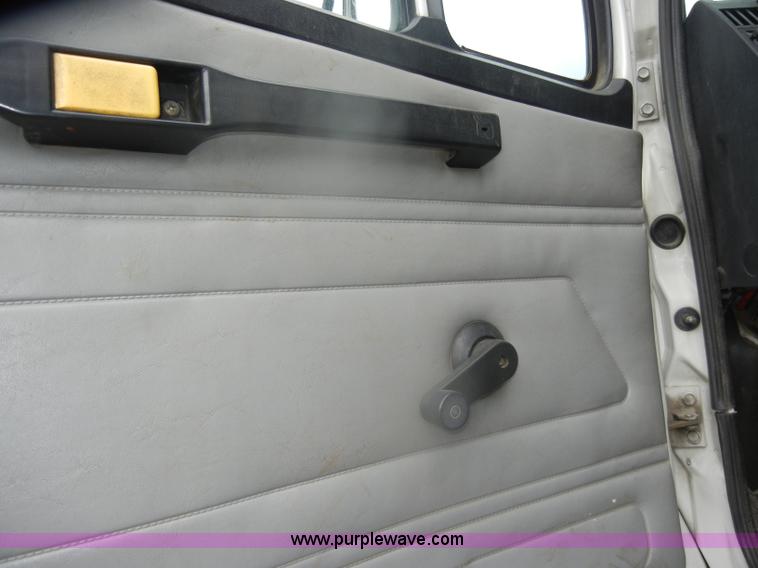 image for item D4935 2001 Freightliner FL70 Rodder Jet truck