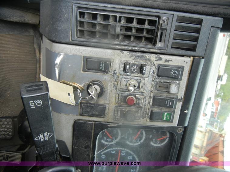 image for item D4935 2001 Freightliner FL70 Rodder Jet truck