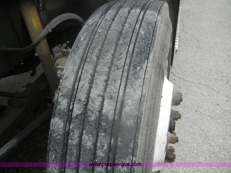 image for item D4935 2001 Freightliner FL70 Rodder Jet truck