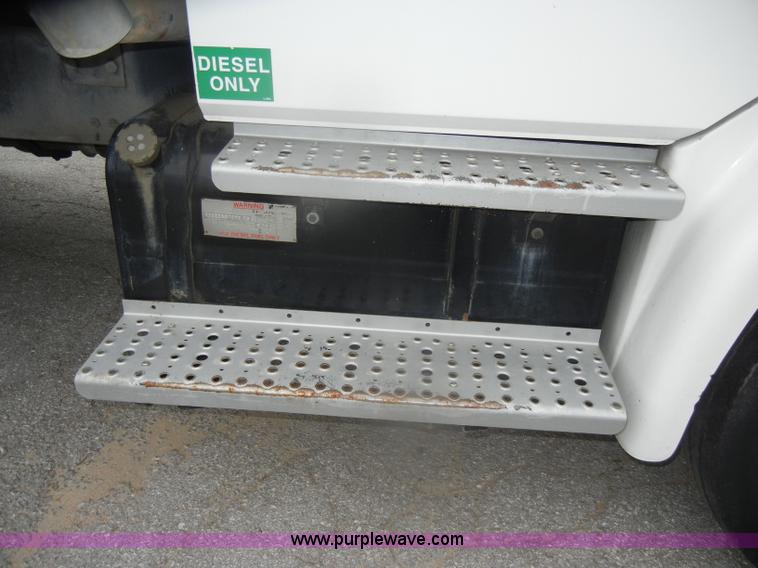 image for item D4935 2001 Freightliner FL70 Rodder Jet truck