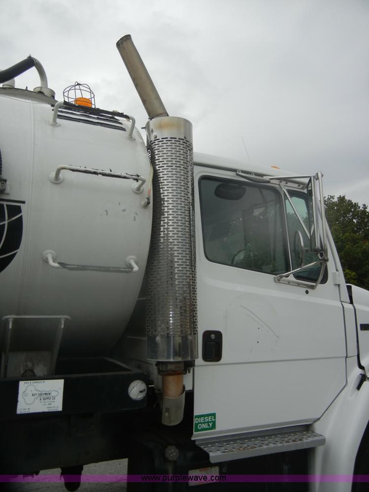 image for item D4935 2001 Freightliner FL70 Rodder Jet truck