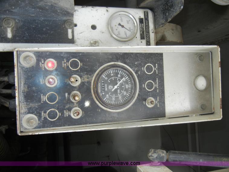 image for item D4935 2001 Freightliner FL70 Rodder Jet truck