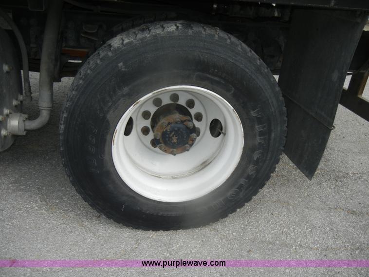 image for item D4935 2001 Freightliner FL70 Rodder Jet truck