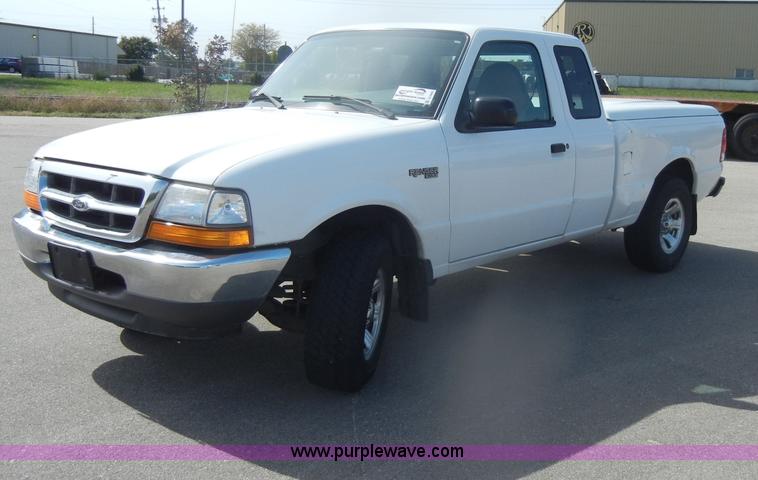 image for item D4942 2000 Ford Ranger XLT SuperCab pickup truck