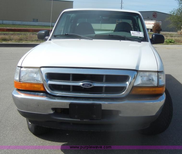 image for item D4942 2000 Ford Ranger XLT SuperCab pickup truck